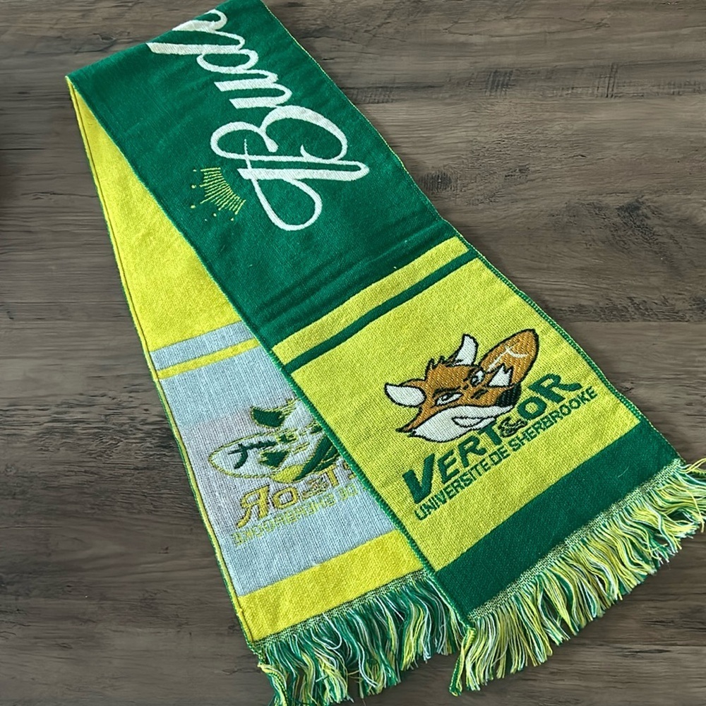 Football Supporters Scarf ( vert et or university sherbrooke Québec)